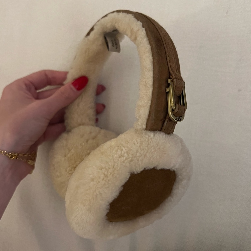 UGG EARMUFFS